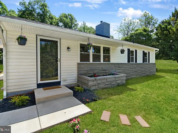 620 Overlook Dr, Downingtown, PA 19335