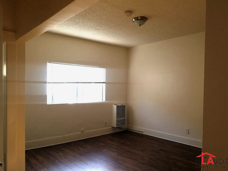 1046 W Martin Luther King Junior Blvd #6