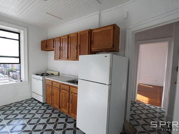 3rd image of 2205 37th St APT 3H