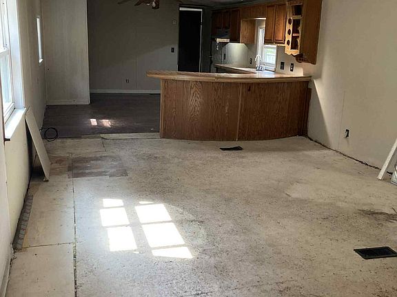 3rd image of 154 Tippecanoe Dr