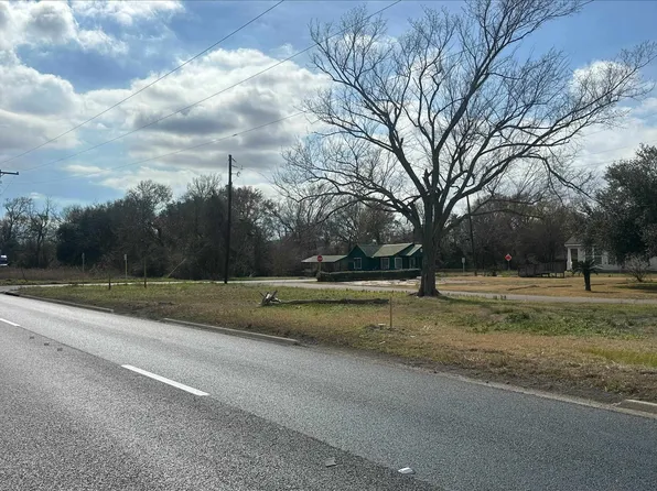 1005 Simmons Dr, Orange, TX 77630