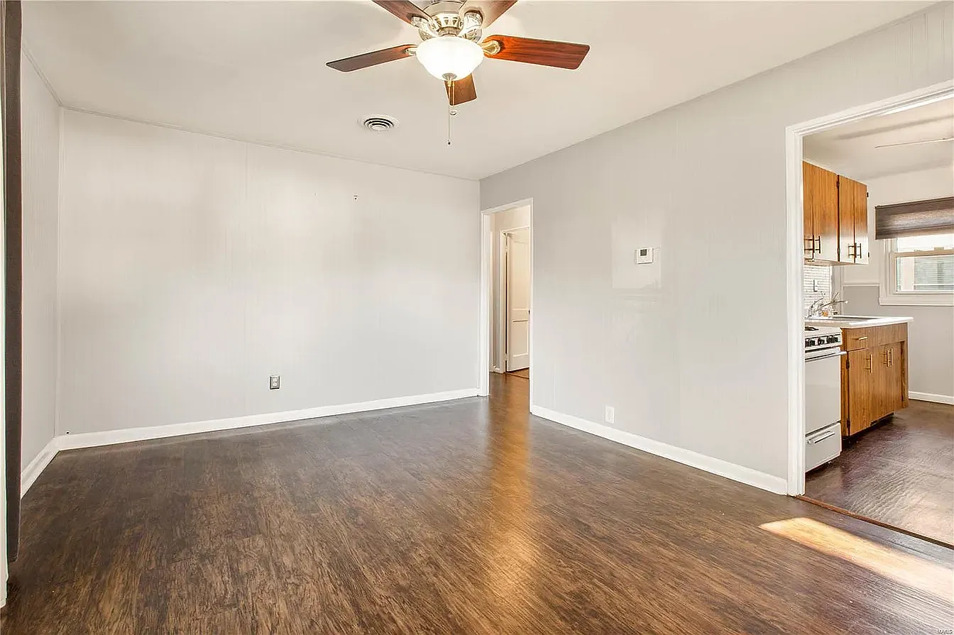 2 bed, 710 sqft, $1,575 — Photo 3