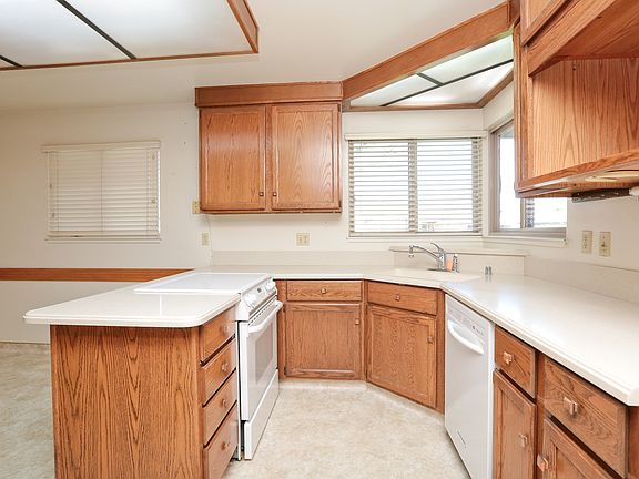 4th image of 4872 Kinghurst Dr