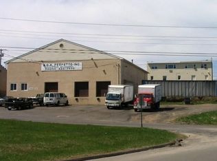 7 Everett St, West Haven, CT 06516