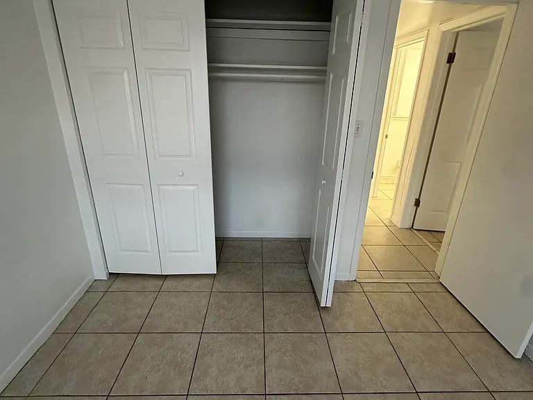 619 Sally Ln #4 — Photo 4