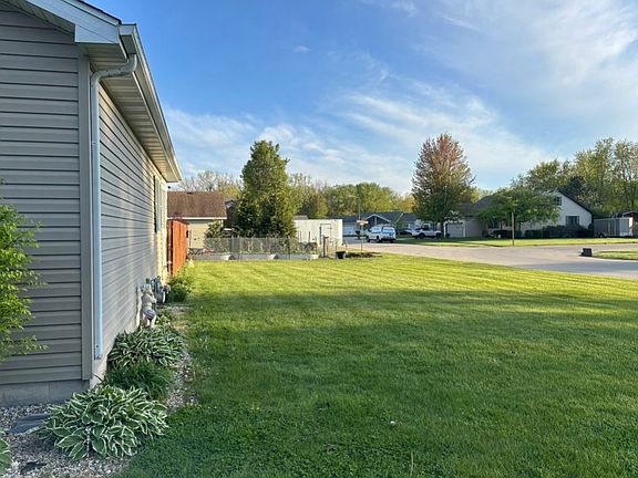 3rd image of 251 Deer Run Dr