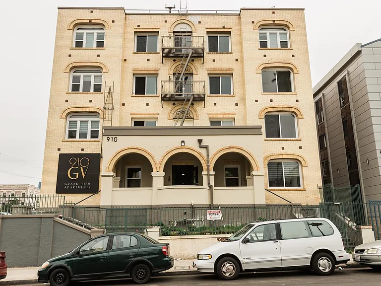 Grand View Apartments — Photo 17