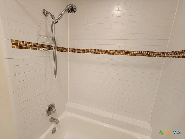 7685 Northcross Dr #308 — Photo 13