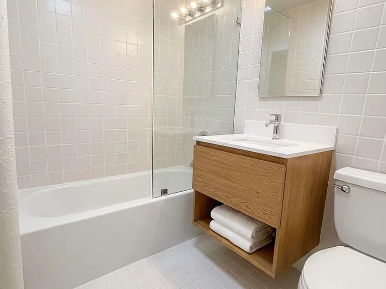 341 1st Ave #4 — Photo 4