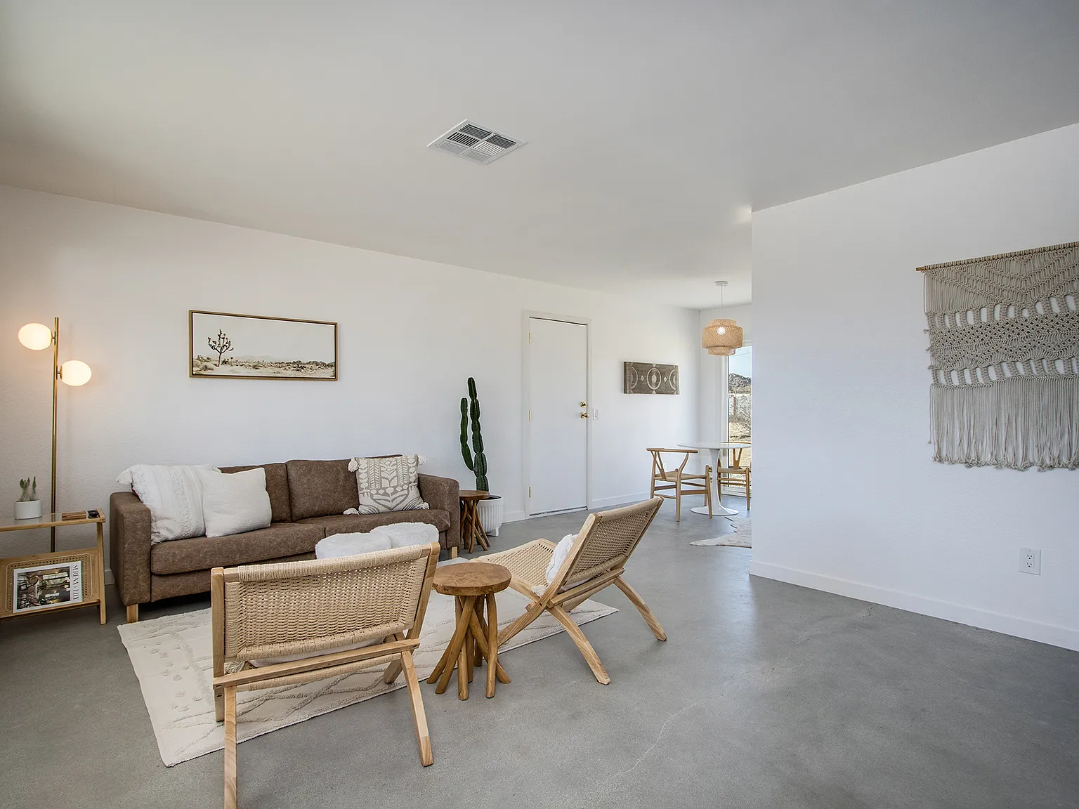 2 bed, 888 sqft, $2,100 — Photo 2