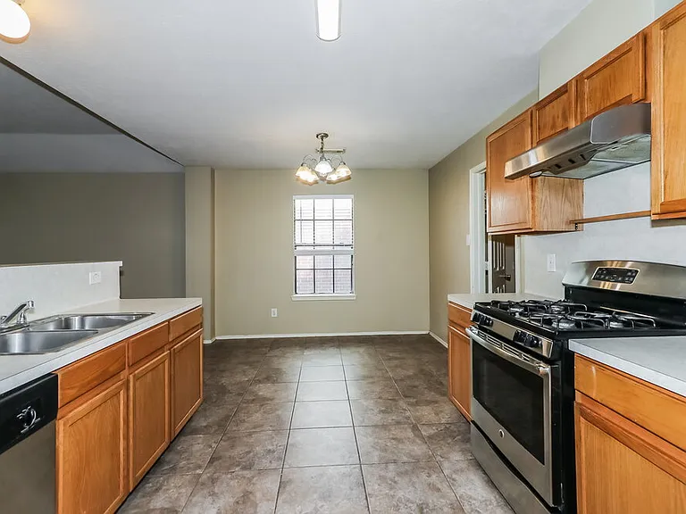 6618 Sutton Meadows Dr — Photo 8