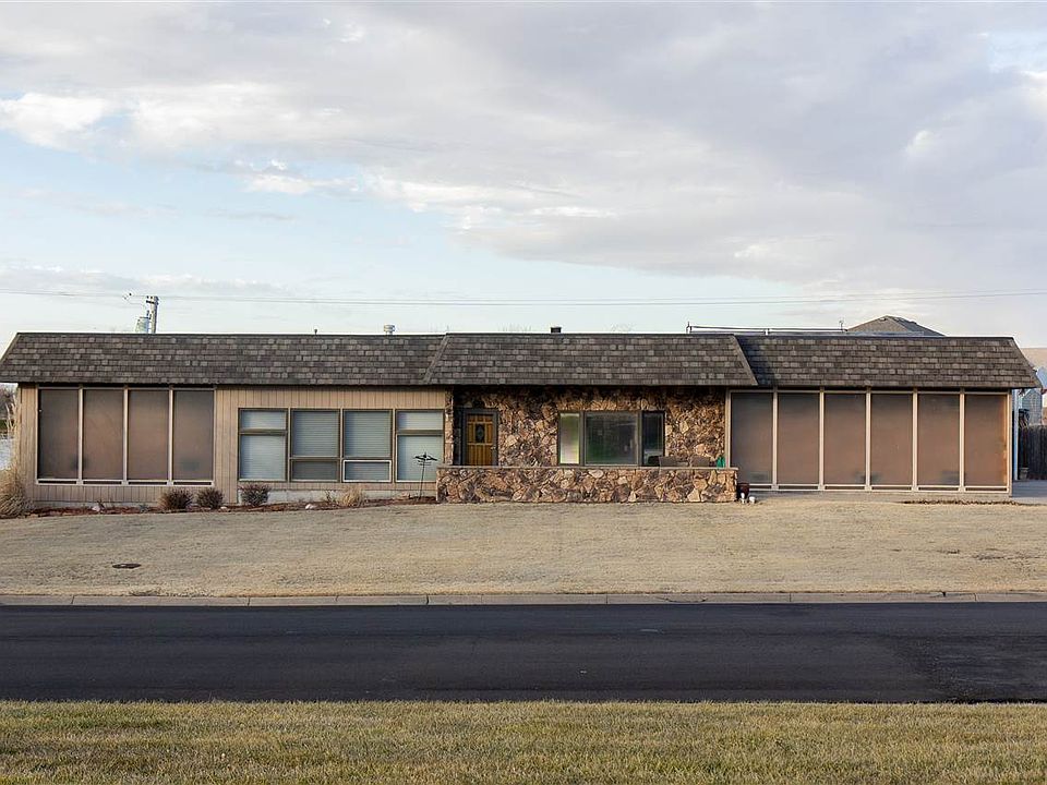 1st image of 1404 Circle Lake Dr