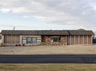 1404 Circle Lake Dr, Dodge City, KS 67801