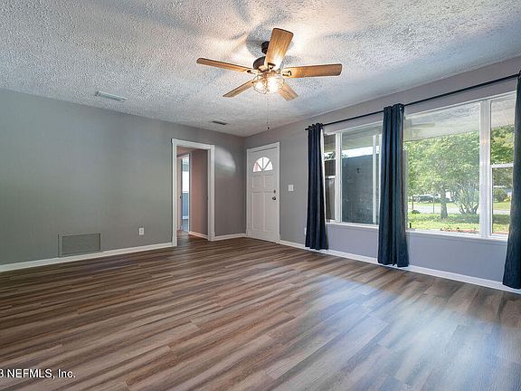 3rd image of 2043 MONTEAU Drive