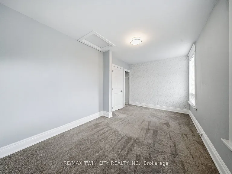 76 N Grey St E — Photo 25