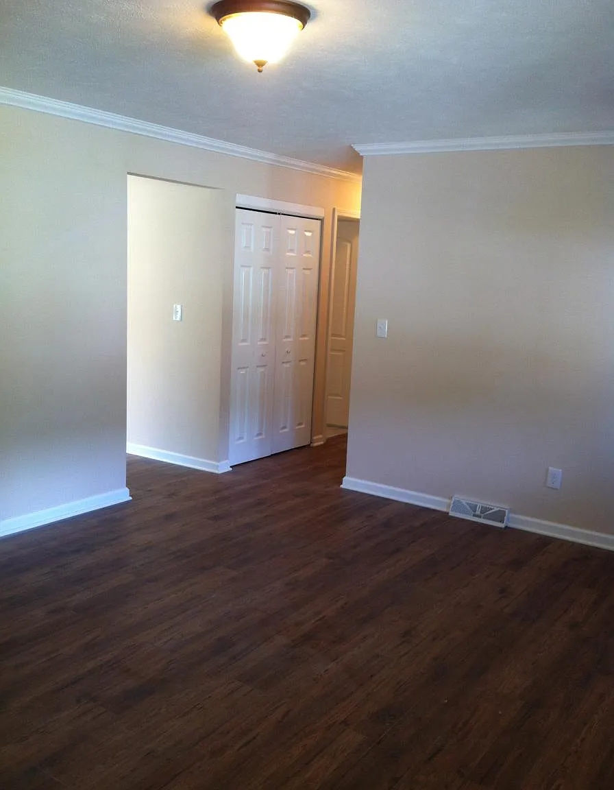 3 bed, $1,875 — Photo 4