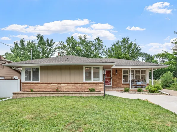 6419 Franklin Ave, Windsor Heights, IA 50324