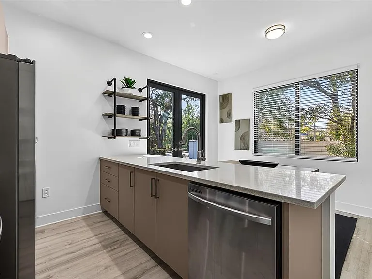 8706 Palm Ranches Pl — Photo 10