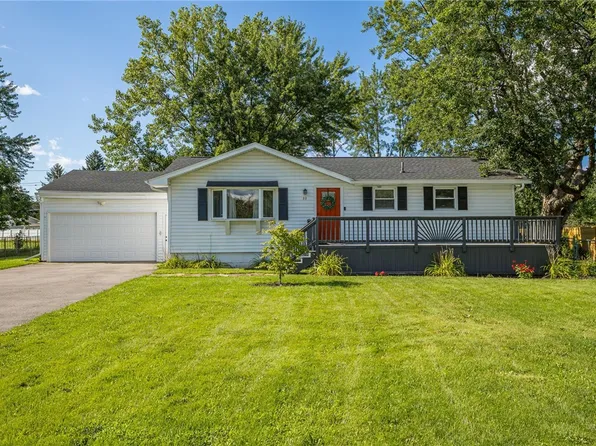 93 Vollmer Pkwy, Rochester, NY 14623