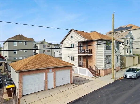 41 Barnes St, Fall River, MA 02723