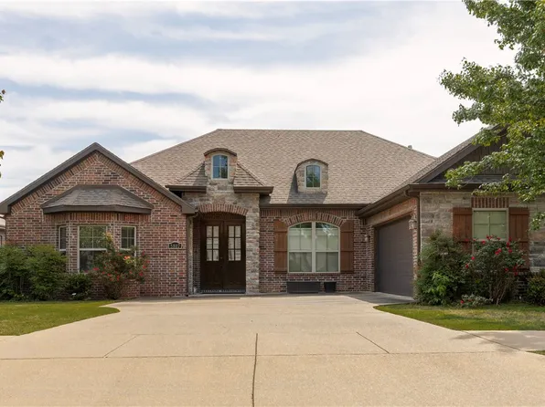 5807 SW Knotty Pine Rd, Bentonville, AR 72713