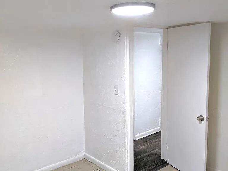 221-225 E Brookside St — Photo 15