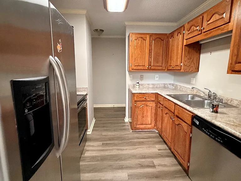 1608 Liberty Dr #1608 — Photo 4