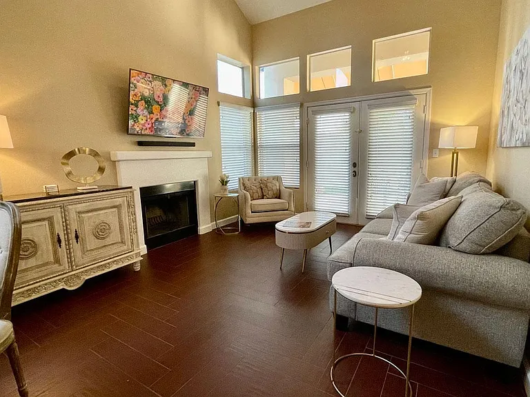 1147 E Amberwood Dr — Photo 8