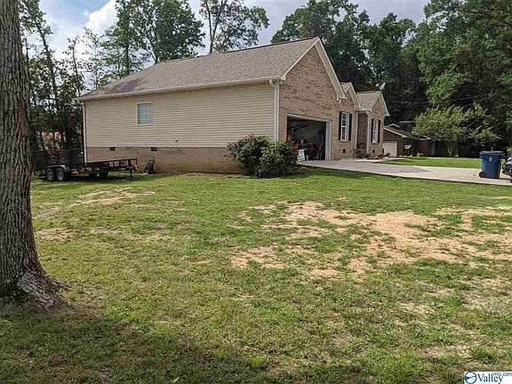 3rd image of 309 Dogwood Dr