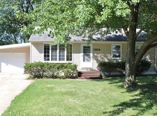 1104 Crestview Dr SE, Cedar Rapids, IA 52403