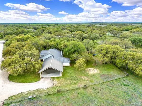 8354 Fm 1796, Dhanis, TX 78850