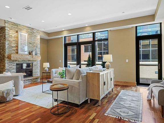 3rd image of 1077 Canyon Blvd #305