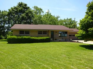 7021 W Plainfield Ave, Greenfield, WI 53220