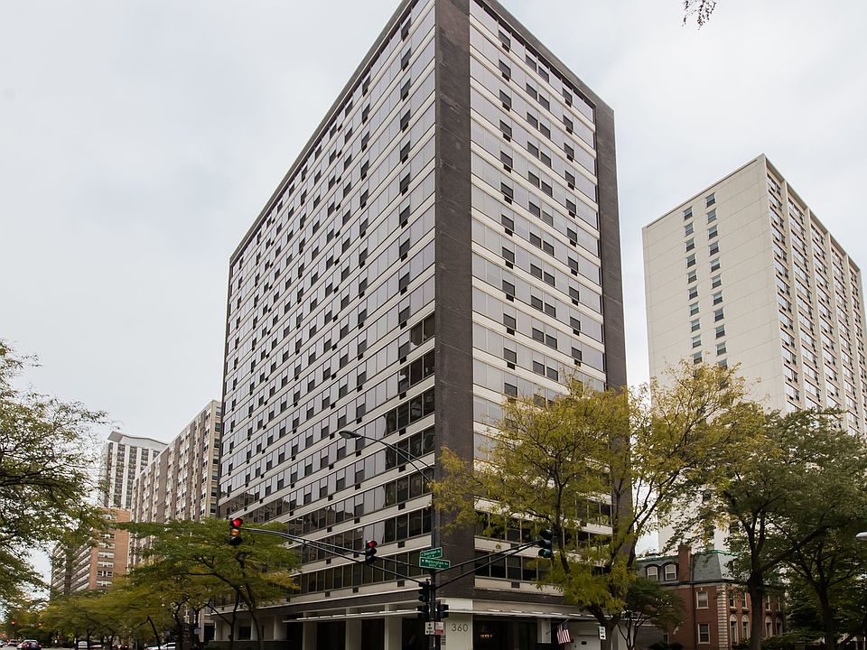 1st image of 360 W Wellington Ave APT 6C