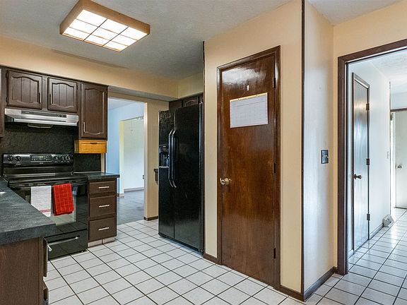 5th image of 6899 Starfire Dr