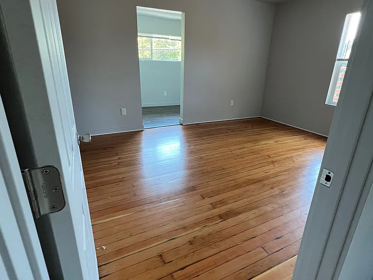 554 SW Jefferson Ave #5 — Photo 4