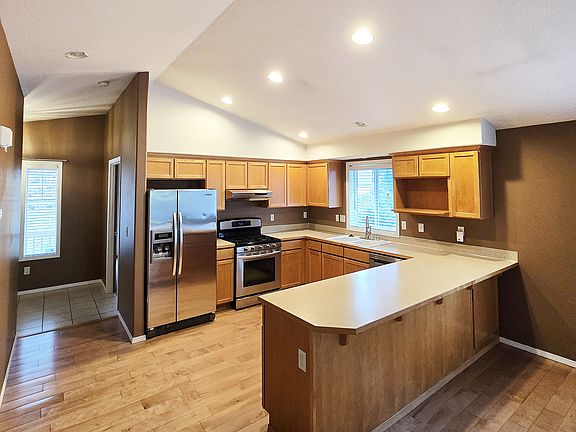3rd image of 417 Dallas St