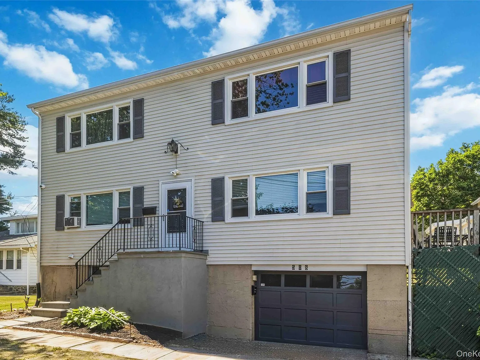 2 bed, 1.0 bath, 900 sqft, $3,000 — Photo 1
