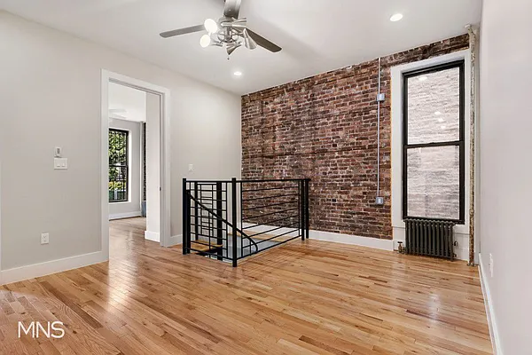 Rented by MNS | media 22