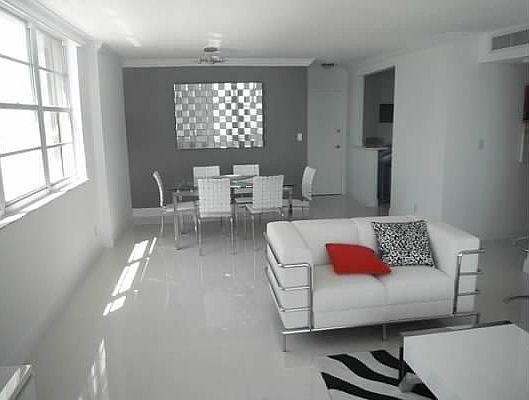 Living Room / Dining Rom