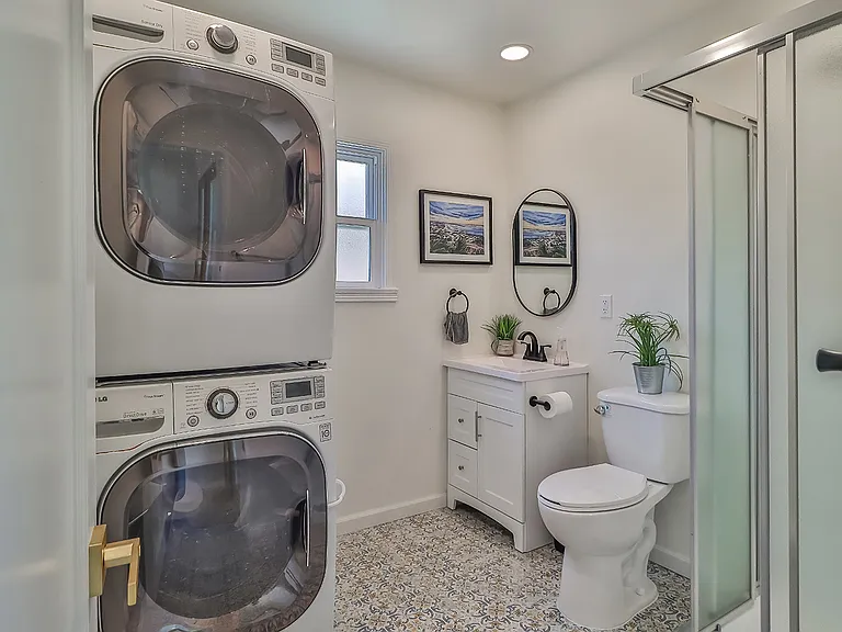 59 E Lewis St — Photo 13