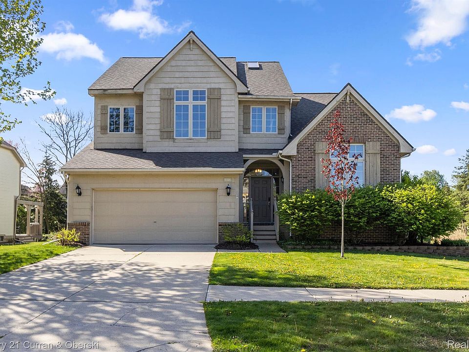 1st image of 5725 Versailles Ave