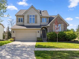 5725 Versailles Ave, Ann Arbor, MI 48103