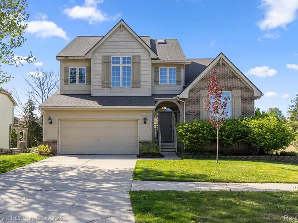 5725 Versailles Ave, Ann Arbor, MI 48103