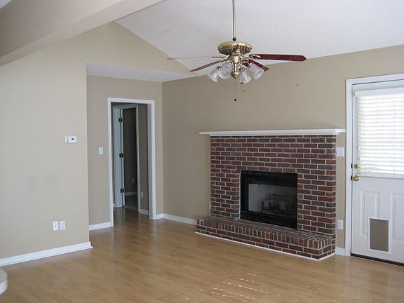 4th image of 129 Tanglewood Dr
