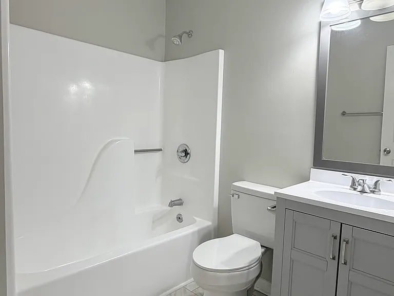 404 Canal St #B — Photo 15