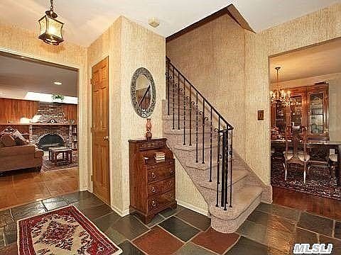 2nd image of 9 Candlewood Path N