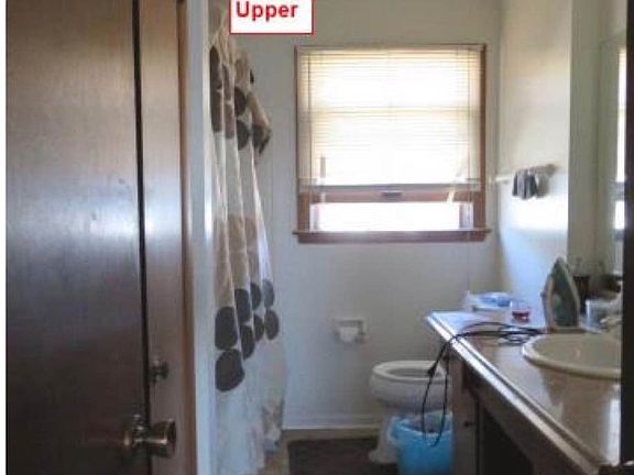 Upper Unit Bathroom