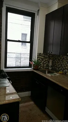 Rented by Realty 2000 Corp | media 26