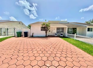 416 SW 96th Ct, Miami, FL 33174